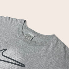 Load image into Gallery viewer, Nike grey centre swoosh t-shirt - XXL
